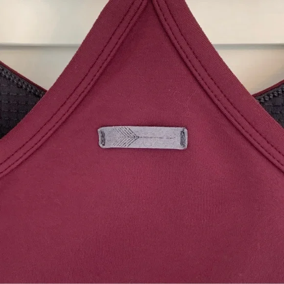 Oiselle Women’s‎ Size 10 Sports Bra Burgundy Strappy Back Yoga Running Workout - Picture 3 of 6